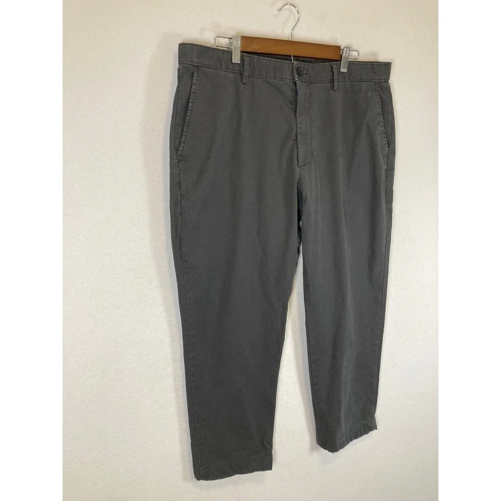 Classic Banana Republic Men 36x30 Charcoal Grey Athletic Fit Stretch Chino Pants